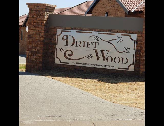 2 BEDROOM TOWNHOUSE FOR SALE IN RIVERSDALE